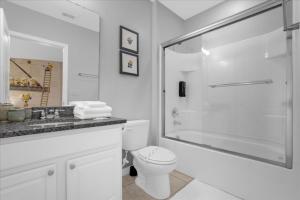 5 Bedrooms 5 Bathrooms Solterra 4671 Td