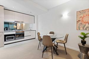 Cozy 1-Bed Retreat by Albert Park