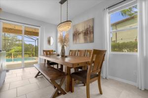 5 Bedrooms 5 Bathrooms Solterra 4671 Td