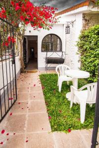 Lo de Sara. Casa pequeña al pie del cerro