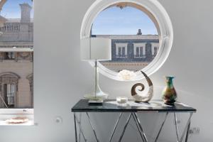 3 Bedroom Penthouse with Roof Terrace in Covent Garden