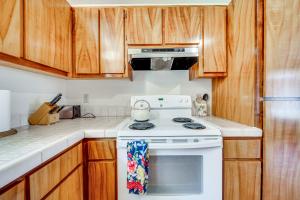 2 Mi to Hawaii Volcanoes Natl Park Tranquil Home