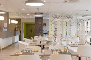 Hotels Kyriad Saint-Etienne Centre : photos des chambres