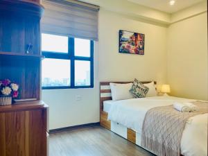 2 Bedroom, 1 Bathroom Apartment - Vinhomes DCapitale