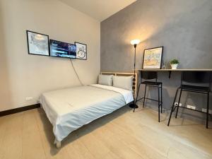 Cozy Studio in Salcedo Village Makati