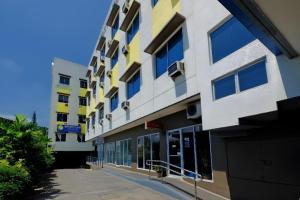 OYO 187 The Maxwell Hotel