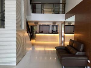 Manhattan Suites Inn