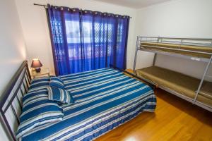 Surf Hunter - holiday house walk to beach, cafes , byo linen