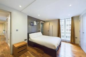 3 bedrooms flat Oxford Street