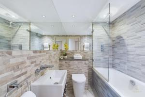 3 bedrooms flat Oxford Street