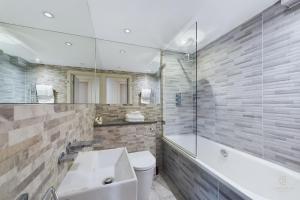 3 bedrooms flat Oxford Street