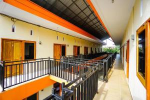 OYO 1720 A2b Residence