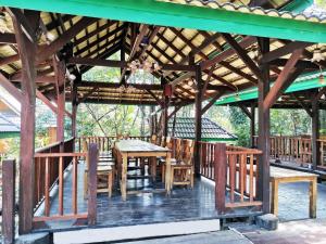 OYO 604 Ruen Mai Horm Resort