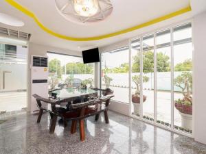 Delighted Bangkok Hotel