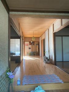 KNA healing house くうねるあそぼ ペットと泊まれる宿 自炊ok広々と大らかな自然の中で過ごしたい方に