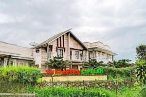 OYO 92023 Singgasana Cipelah Syariah