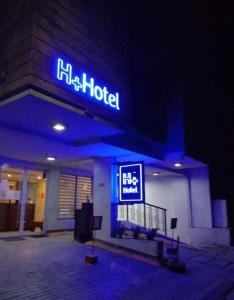 H Hotel Quezon City