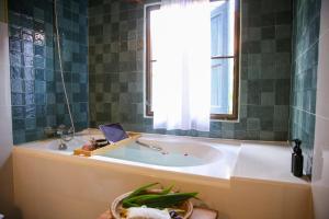 Baannoi Nornmuan retreat vacation rental & workshop Chiang Mai