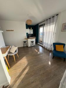 Studio- avec parking- proche Cathedrale