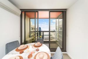 2BR1BA Harbor View Apt Sthn Cross MD-44 Pool Gym