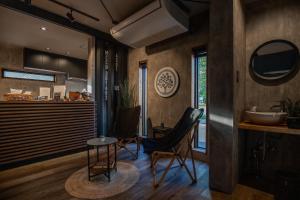 Family & Group-Friendly Container House - 200m from Matsubara Beach, Tsuruga