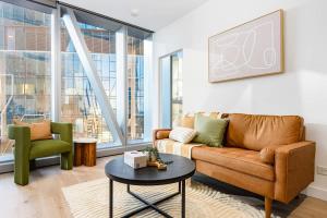 Modern 2BR2Bth wBathtub SthCross WSP-41D