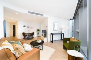 Modern 2BR2Bth wBathtub SthCross WSP-41D