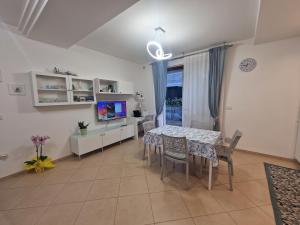 Parigi Apartment Via Verga, 6posti letto RifA747