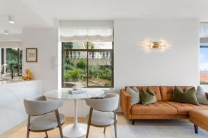 Boutique 2-Bed with Stunning Sydney Harbour Views