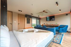 V160 Beautiful Sea View Full Smart House 3BR