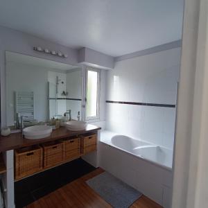 Appartements La canopee : sejour alliant culture, nature, sport : photos des chambres