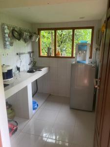 HENDROS SURF CAMP Pulau merah