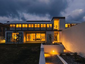 Sonvanger Villa Oceanfront Luxury