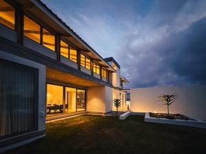 Sonvanger Villa Oceanfront Luxury