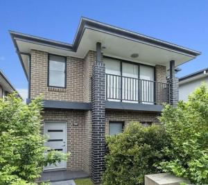 Family Home with Separate Stuio
