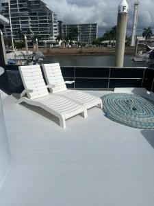 Independent serviced marina accommodation