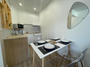 Appartements Charmant T2 avec cour exterieure : photos des chambres