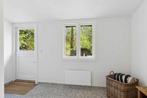 Renovated Cottage Near Forest And Beach