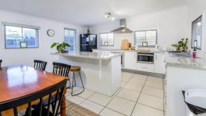 Close to Water, Restaurants and Clubs, Toorbul St, Bongaree