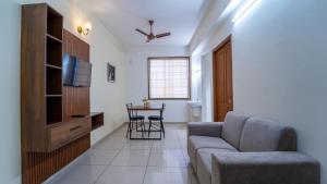 Treebo Petals Suites