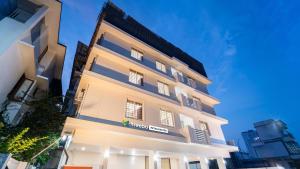 Treebo Petals Suites Marine Drive