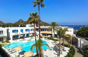 Vulcano - spiaggia delle Sabbie Nere - Appartamento privato allinterno di Resort libero dal 1 al 7 agosto