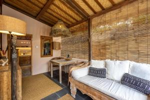 Villa Yin Uluwatu - Central 1BDR Villa with Pool