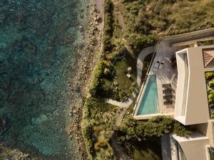 Opsis villas, A beachfront & architectural retreat