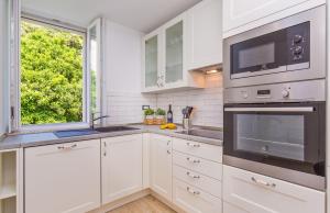 Porta Apartment and Rooms by Irundo