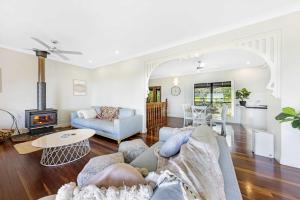 50kms of stunning ocean & hinterland views with pool