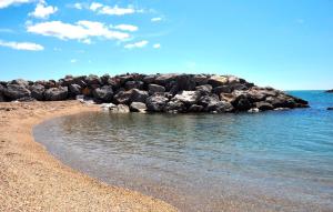 Maisons de vacances Awesome Home In Sainte Marie La Mer Pl : photos des chambres