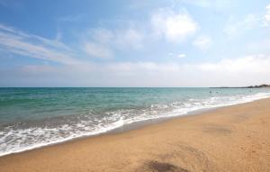 Maisons de vacances Awesome Home In Sainte Marie La Mer Pl : photos des chambres