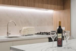 Urban Gem 2BR Apartment in CBD