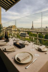 Luxury Flat - Eiffel Tower View & Terrace - Air Conditioning